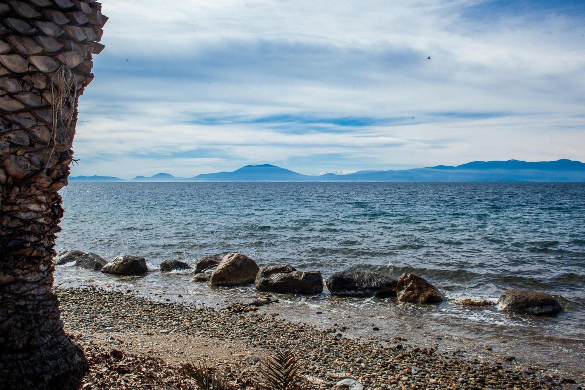Вілла Karnagio Seafront In Agria Kato Lekhonia Екстер'єр фото